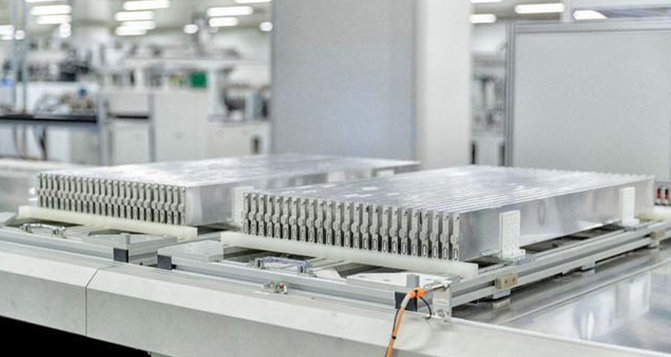 減產、裁員，電池廠的新出路在哪？